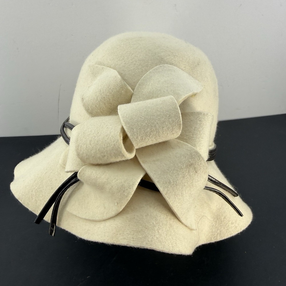 Women's Cream Ivory 100% Wool Cloche Hat Large Felt Flower Wavy Brim